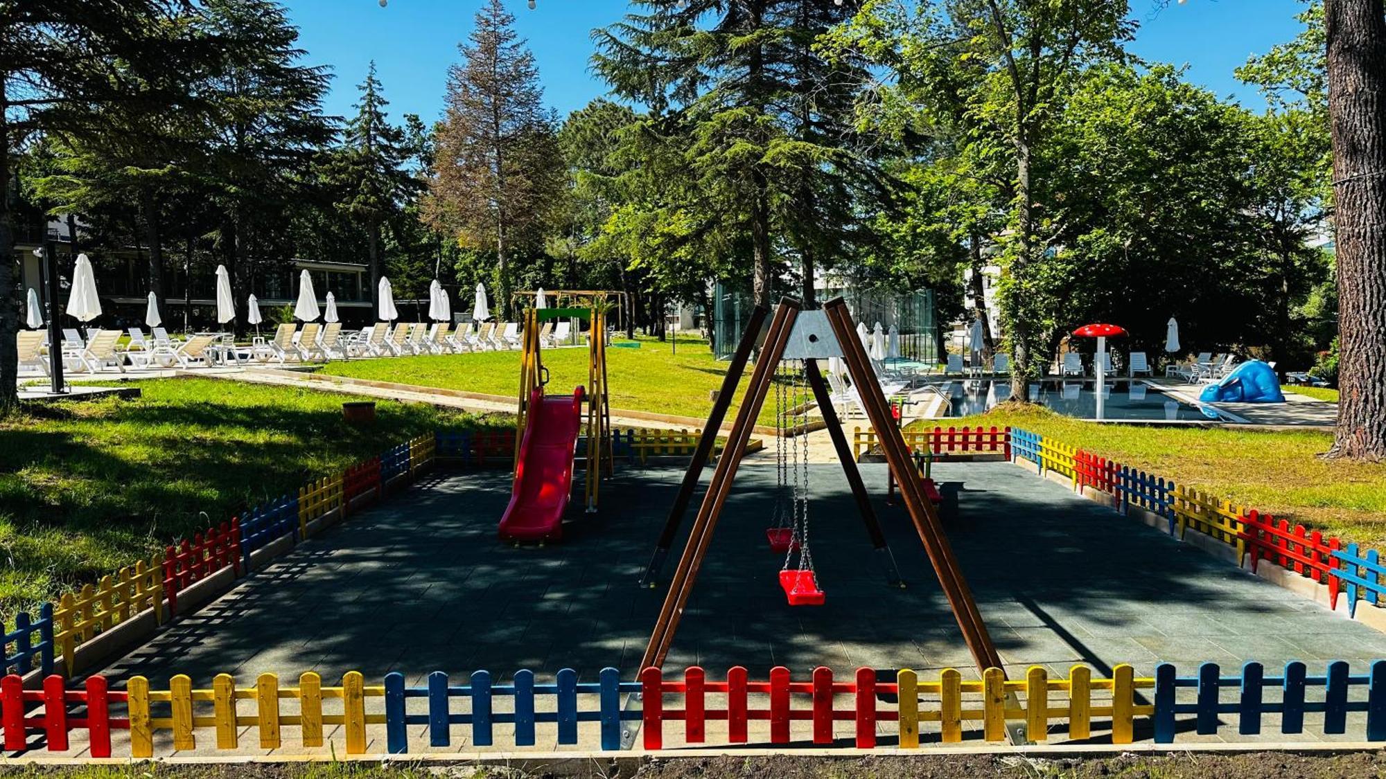 Queen Nelly Park Kiten  Luaran gambar